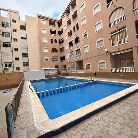 Cozy Apartment 5 Mins To Beach تورّيفيِخا المظهر الخارجي الصورة