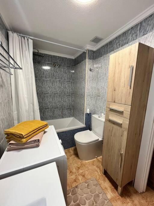 Cozy Apartment 5 Mins To Beach تورّيفيِخا المظهر الخارجي الصورة