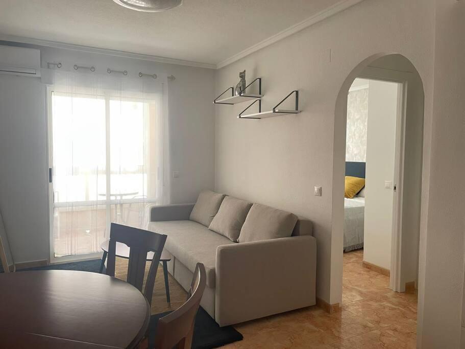 Cozy Apartment 5 Mins To Beach تورّيفيِخا المظهر الخارجي الصورة